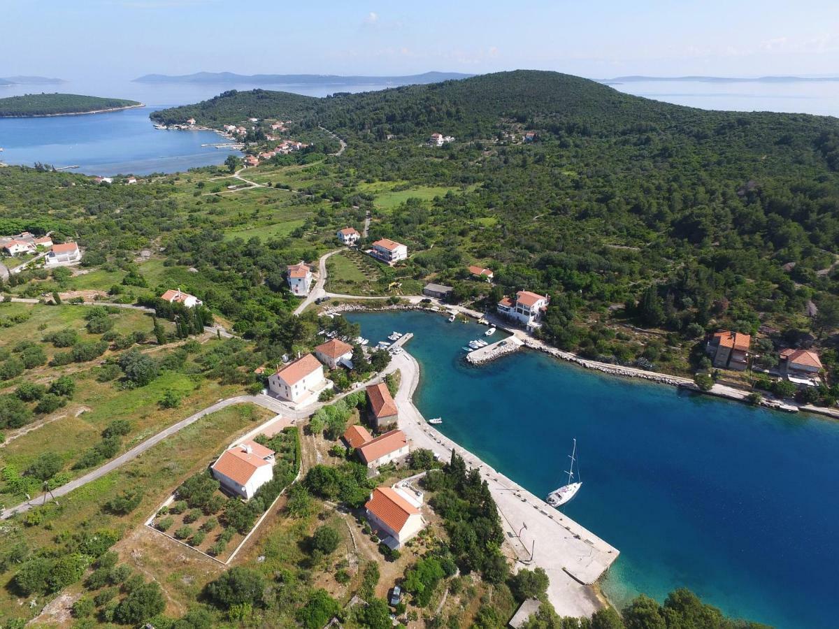 Holiday Home On Dugi Otok - Otok Brbinj Exteriör bild